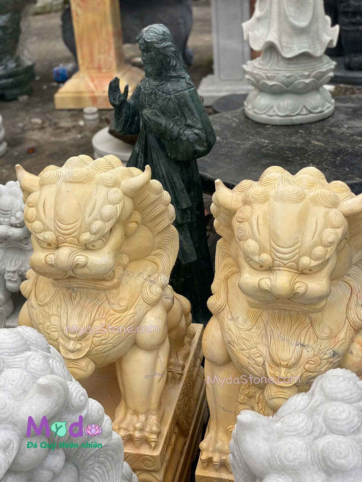Tượng Kỳ Lân để Lăng Mộ đá Cà Rốt Vàng