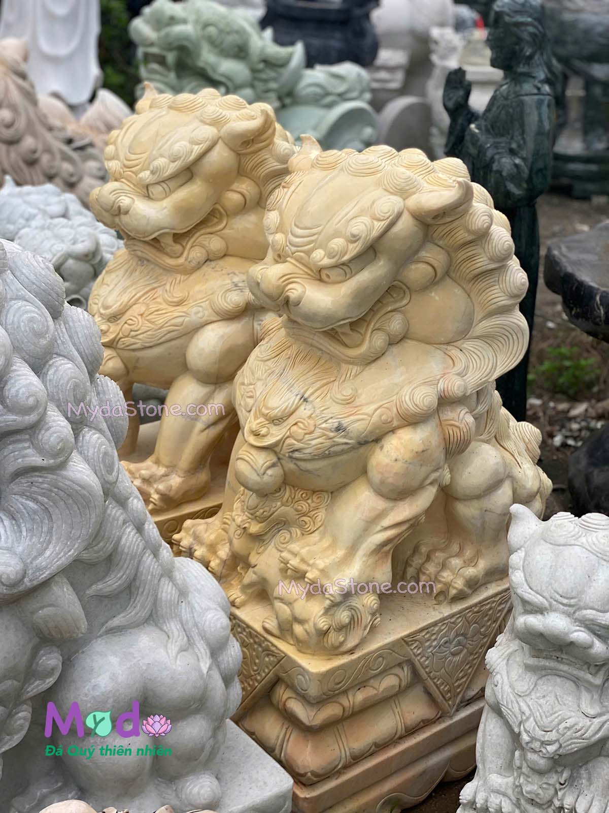 Tượng Kỳ Lân để Lăng Mộ đá Cà Rốt Vàng