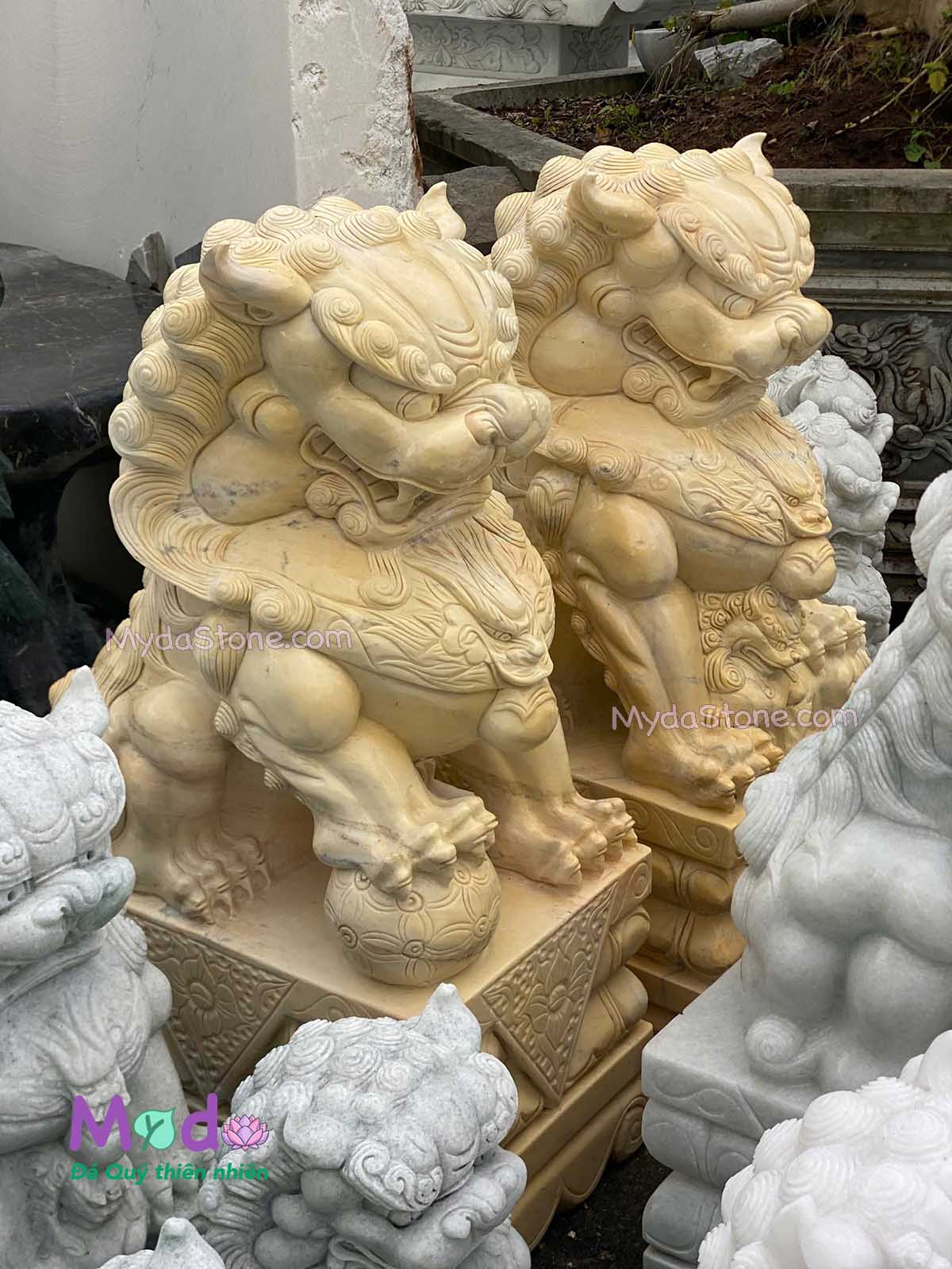 Tượng Kỳ Lân để Lăng Mộ đá Cà Rốt Vàng