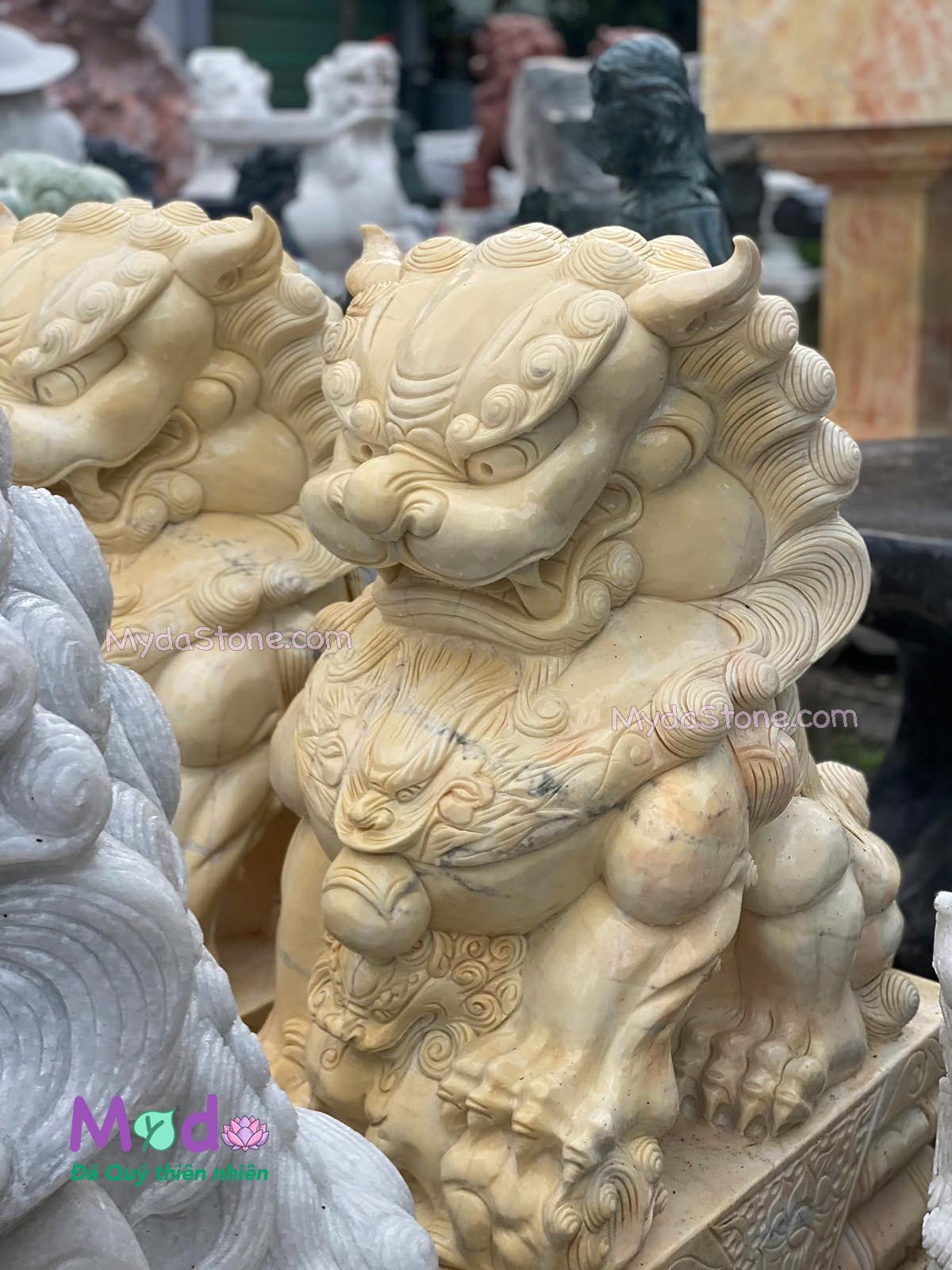 Tượng Kỳ Lân để Lăng Mộ đá Cà Rốt Vàng
