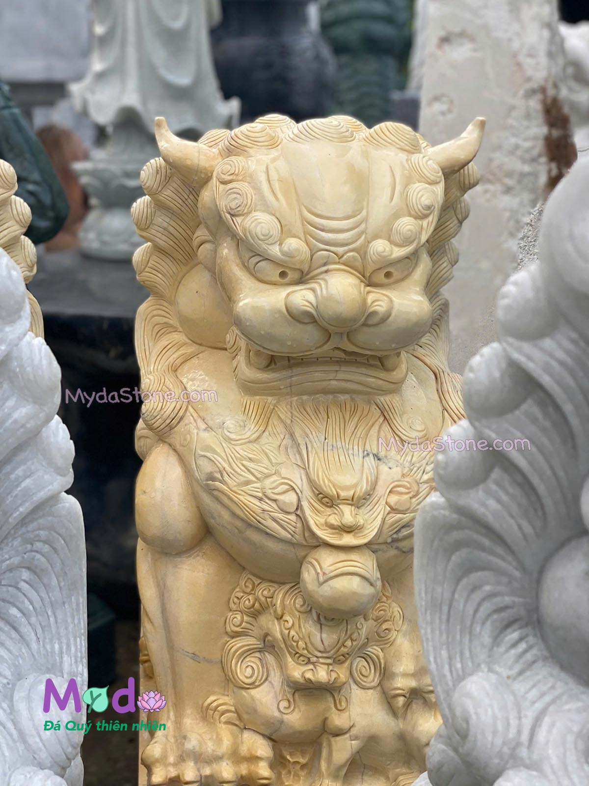 Tượng Kỳ Lân để Lăng Mộ đá Cà Rốt Vàng