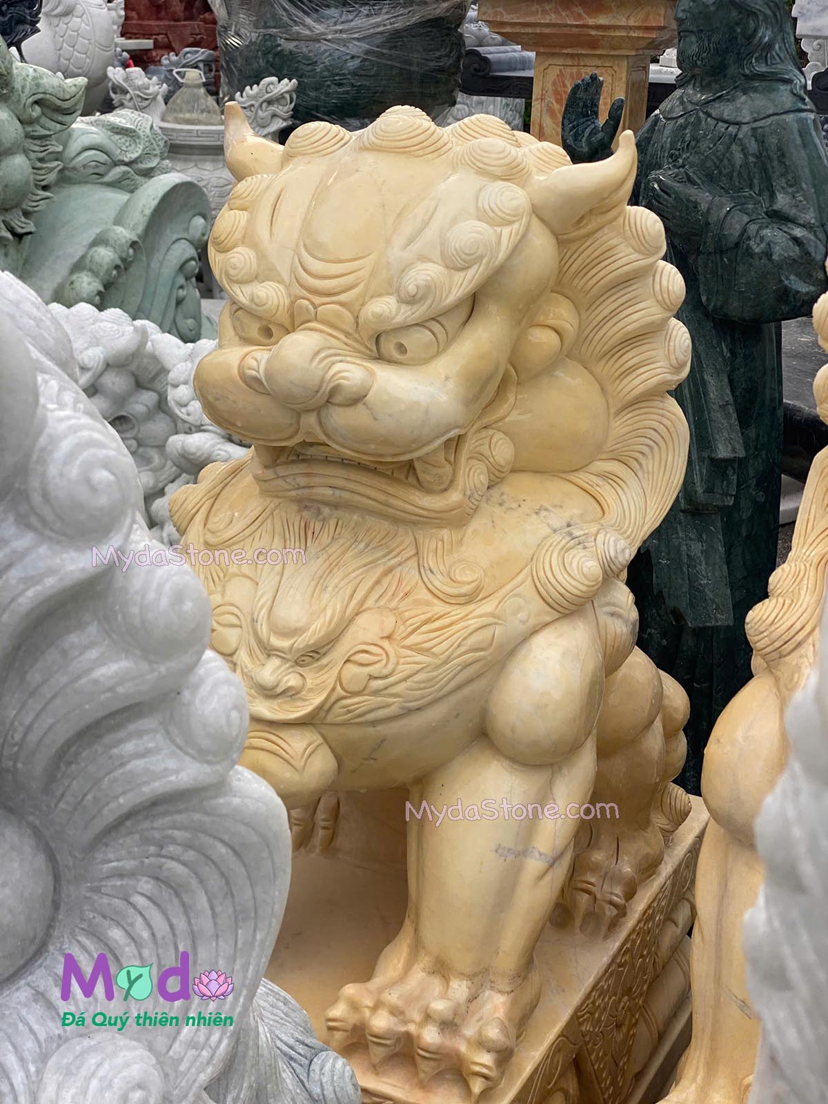 Tượng Kỳ Lân để Lăng Mộ đá Cà Rốt Vàng