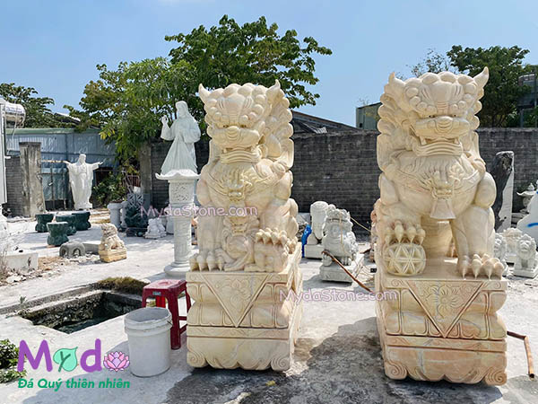 Kỳ Lân để Lăng Mộ đá Cà Rốt Vàng