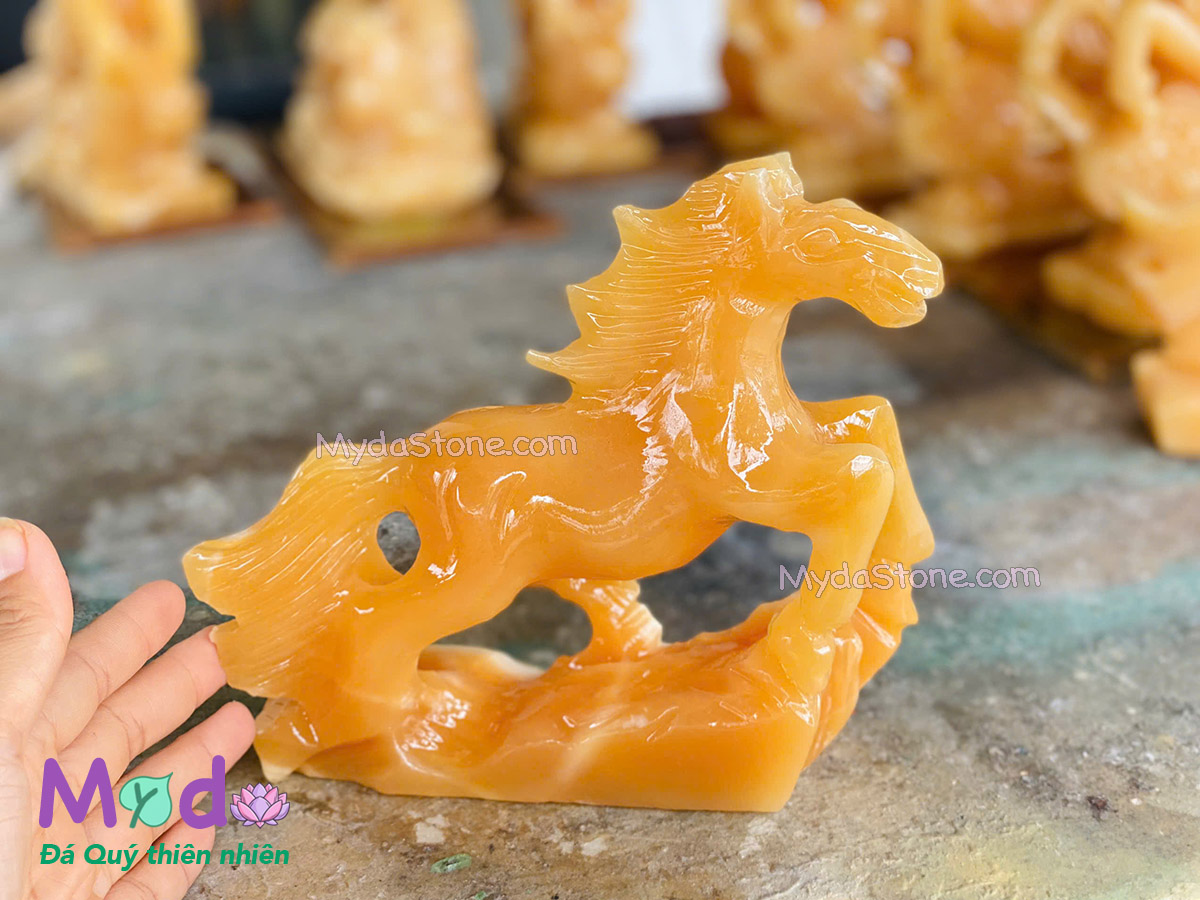 Tượng Ngựa Phong Thuỷ đá Ngọc Hoàng Long