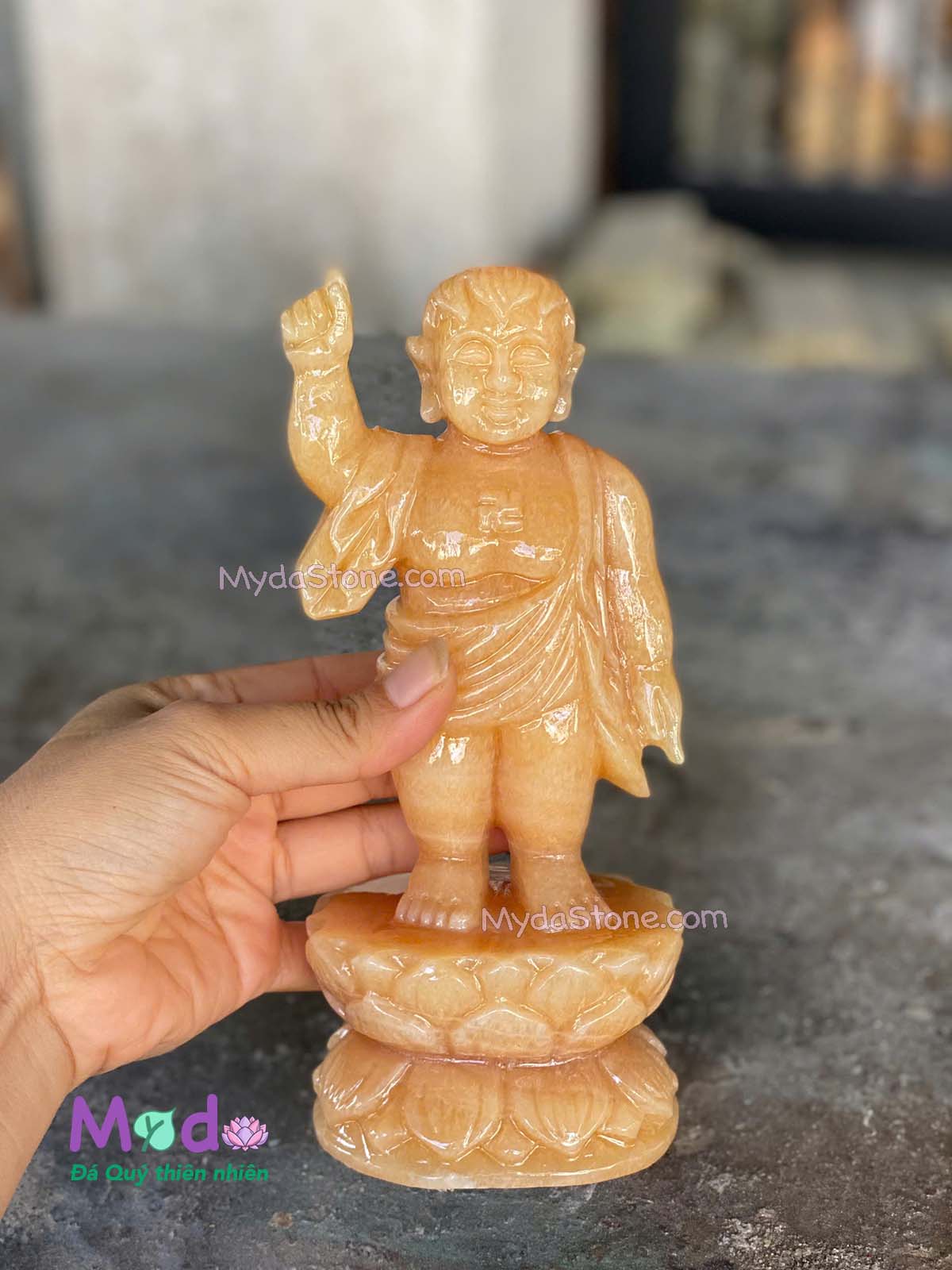Tượng Phật Đản Sanh đá Ngọc Hoàng Long