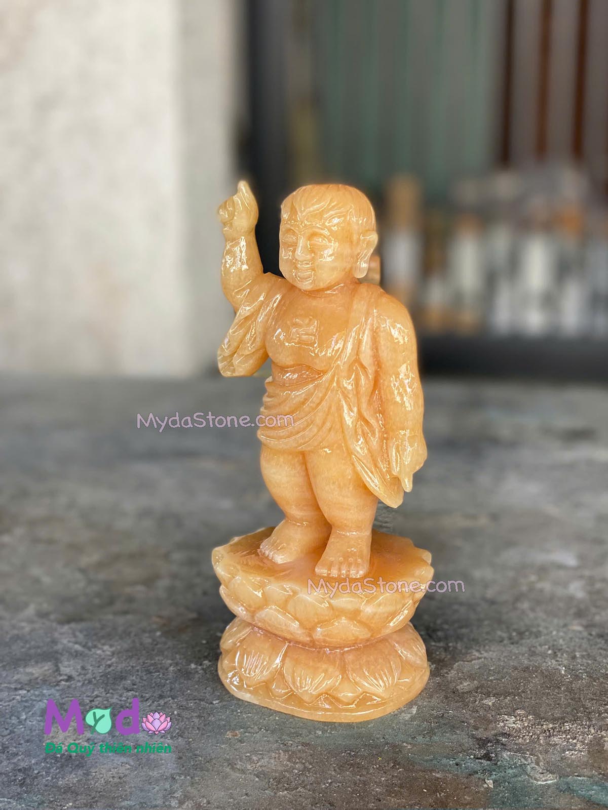 Tượng Phật Đản Sanh đá Ngọc Hoàng Long