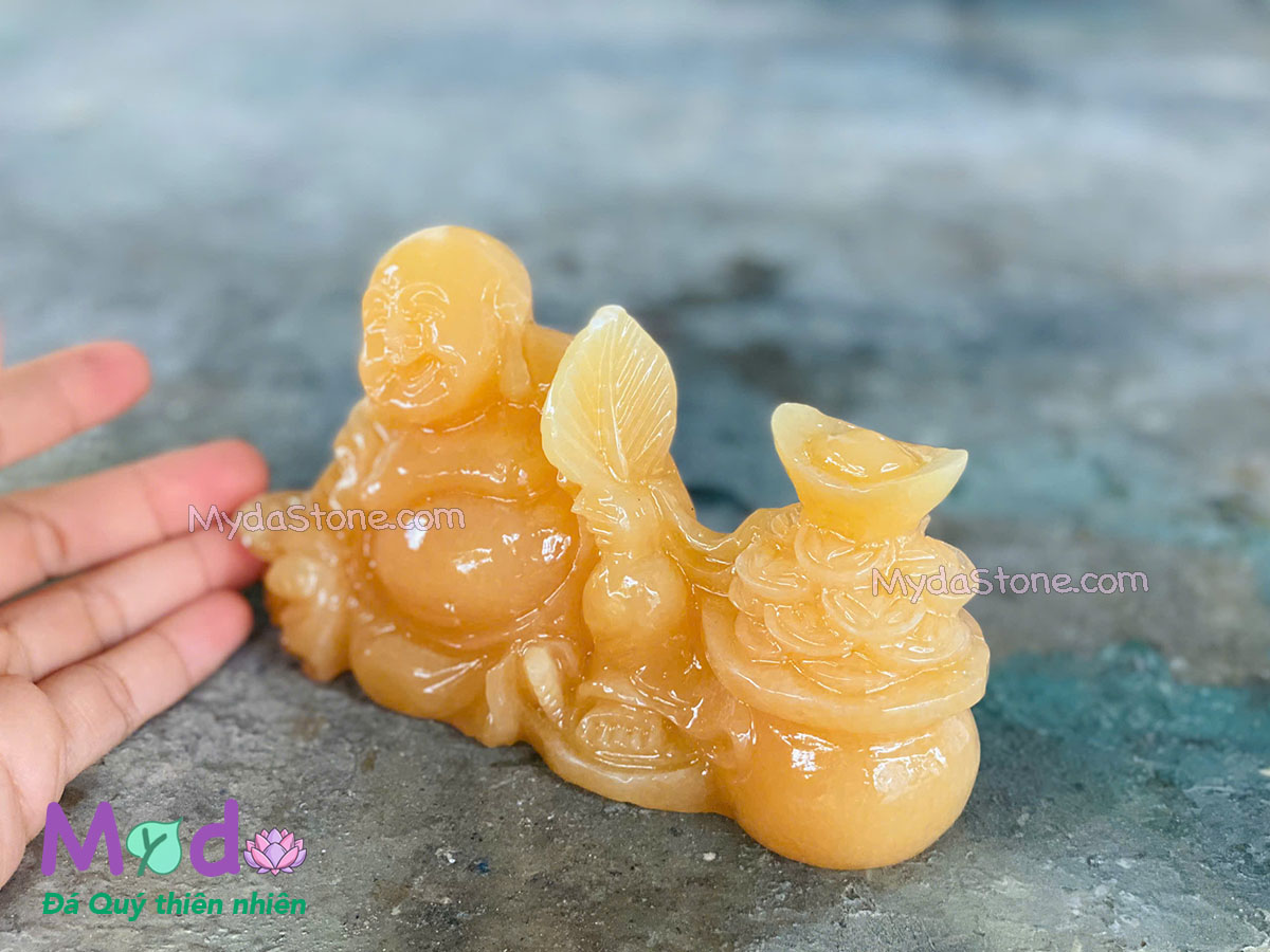 Tượng Phật Di Lặc đá Ngọc Hoàng Long