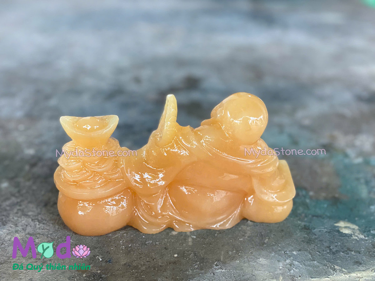 Tượng Phật Di Lặc đá Ngọc Hoàng Long