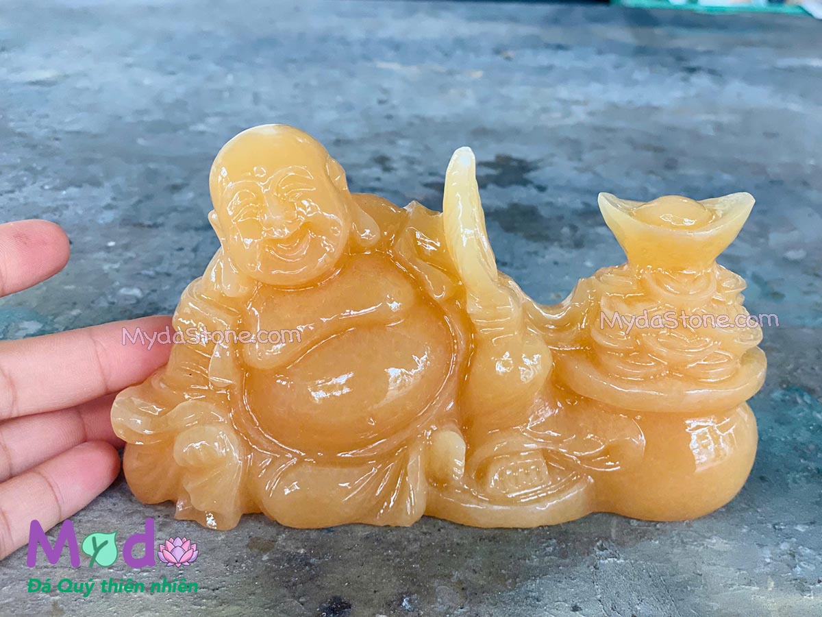 Tượng Phật Di Lặc đá Ngọc Hoàng Long