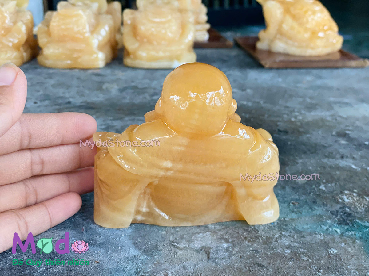 Tượng Phật Di Lặc đá Ngọc Hoàng Long