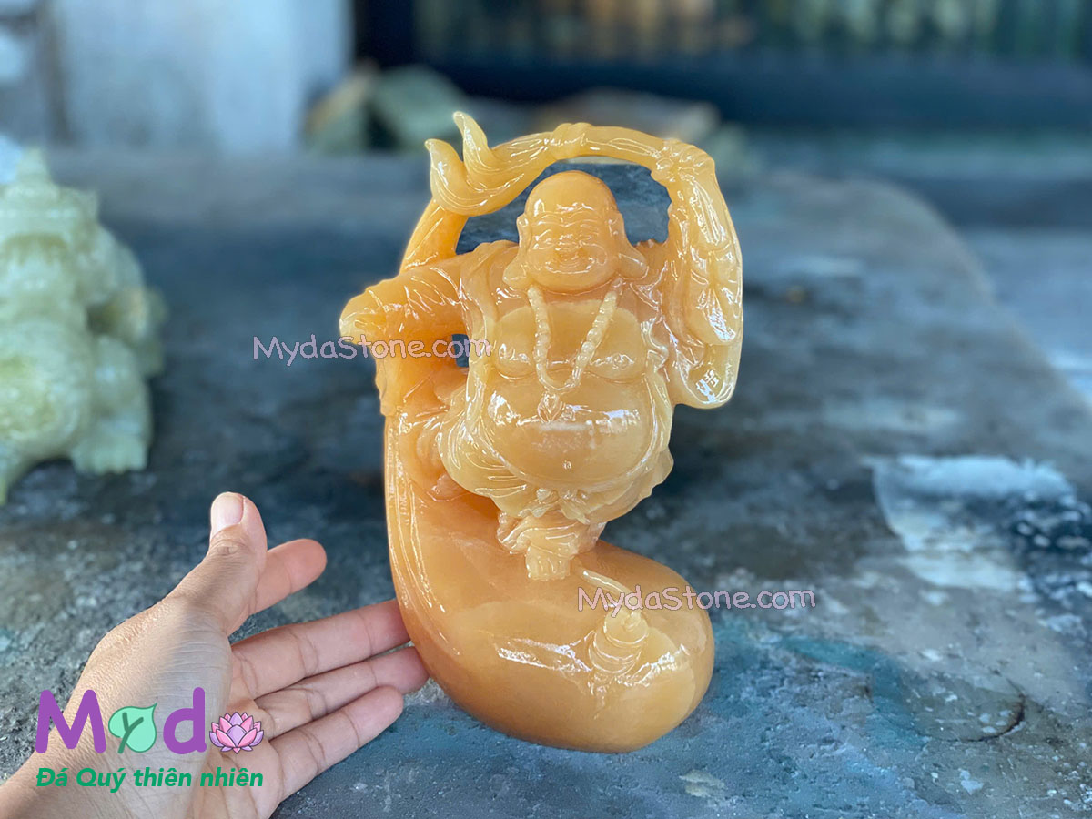 Tượng Phật Di Lặc đá Ngọc Hoàng Long