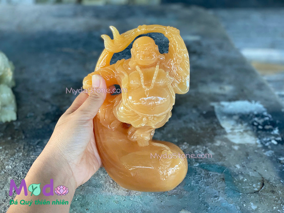 Tượng Phật Di Lặc đá Ngọc Hoàng Long