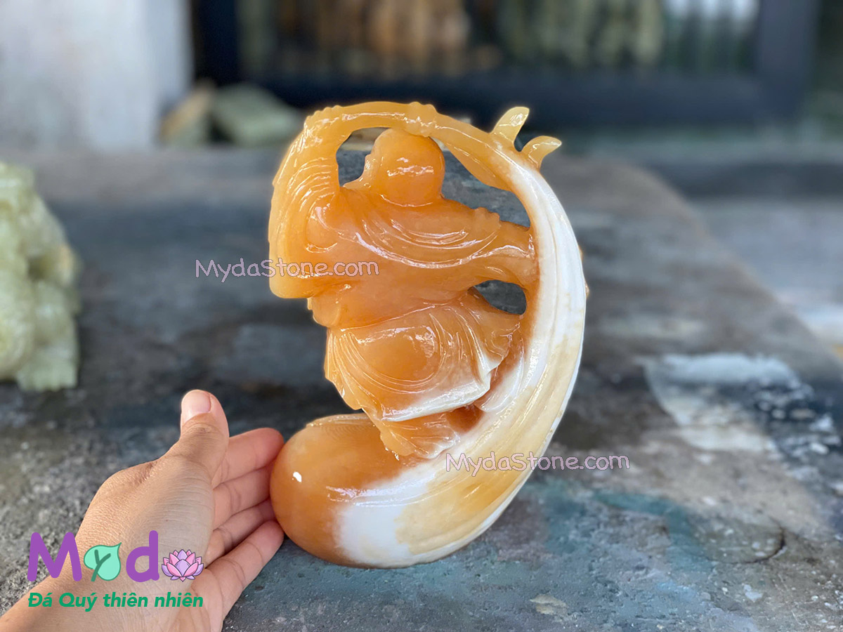 Tượng Phật Di Lặc đá Ngọc Hoàng Long