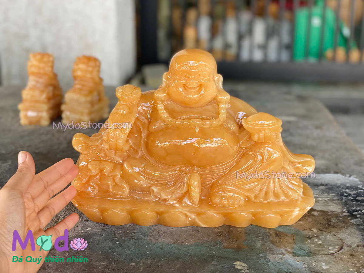 Tượng Phật Di Lặc đá Ngọc Hoàng Long
