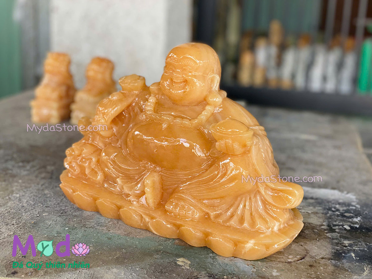 Tượng Phật Di Lặc đá Ngọc Hoàng Long