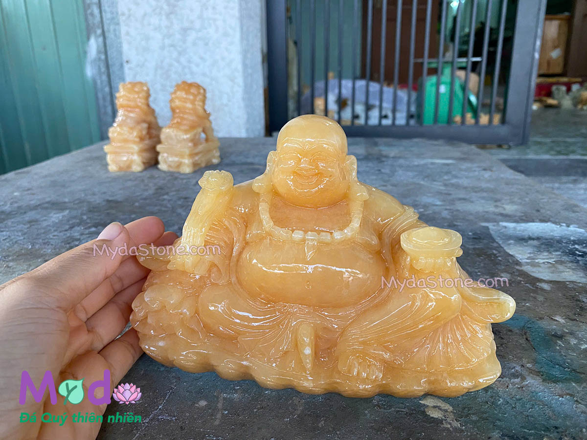 Tượng Phật Di Lặc đá Ngọc Hoàng Long