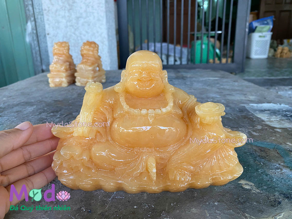 Tượng Phật Di Lặc đá Ngọc Hoàng Long