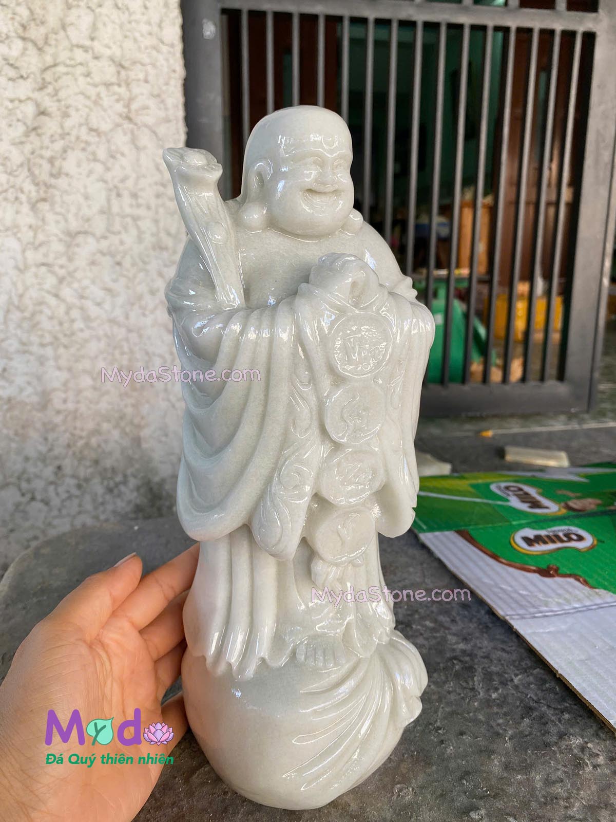 Tượng Phật Di Lặc đứng bao tiền đá Cẩm Thạch Trắng