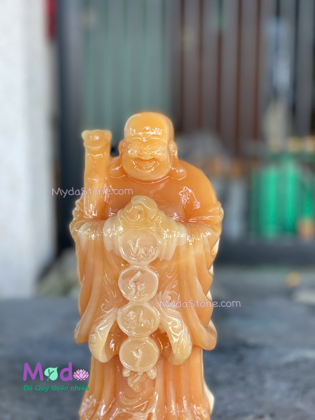 Tượng Phật Di Lặc đứng bao tiền đá Ngọc Hoàng Long