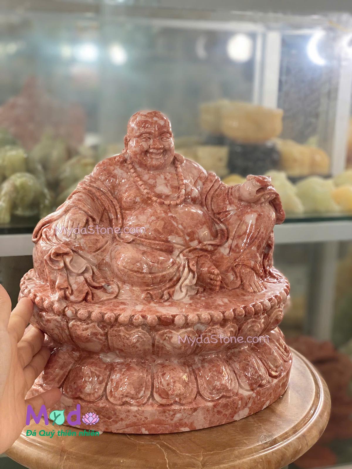 Tượng Phật Di Lặc ngồi đài sen đá Đỏ Thanh Hoá