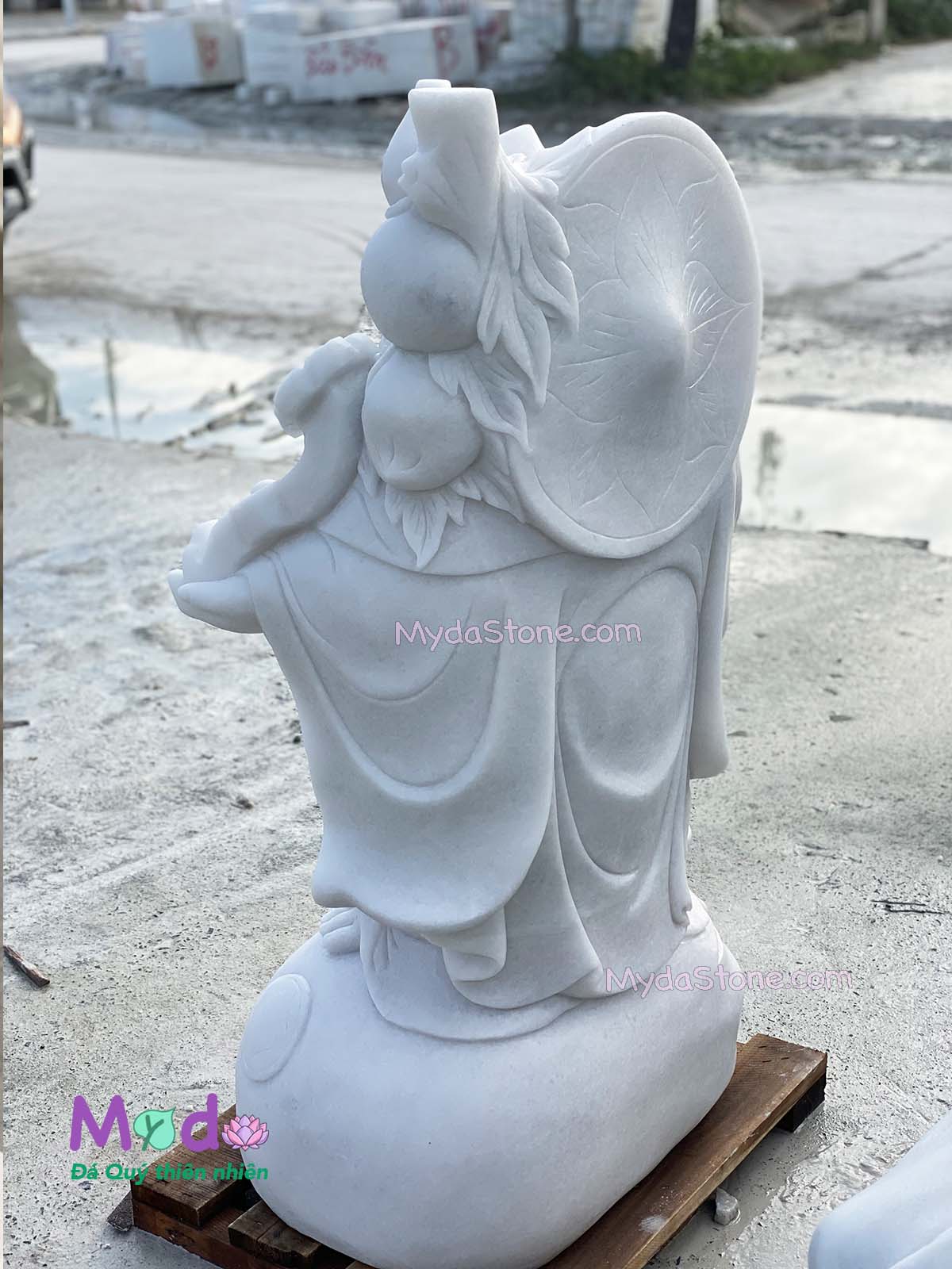 Tượng Phật Di Lặc vác cành đào đá Cẩm Thạch Trắng