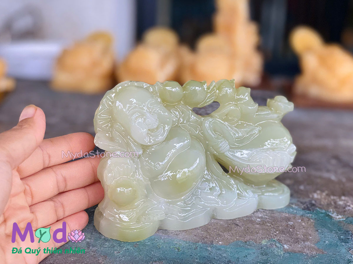 Tượng Phật Di Lặc kéo bao tiền đá Ngọc Xanh Pakistan