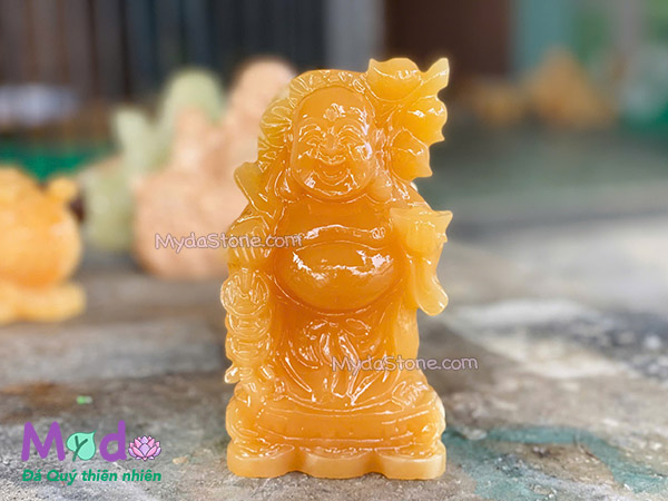 Tượng Phật Di Lặc vác cành đào đá Ngọc Hoàng Long