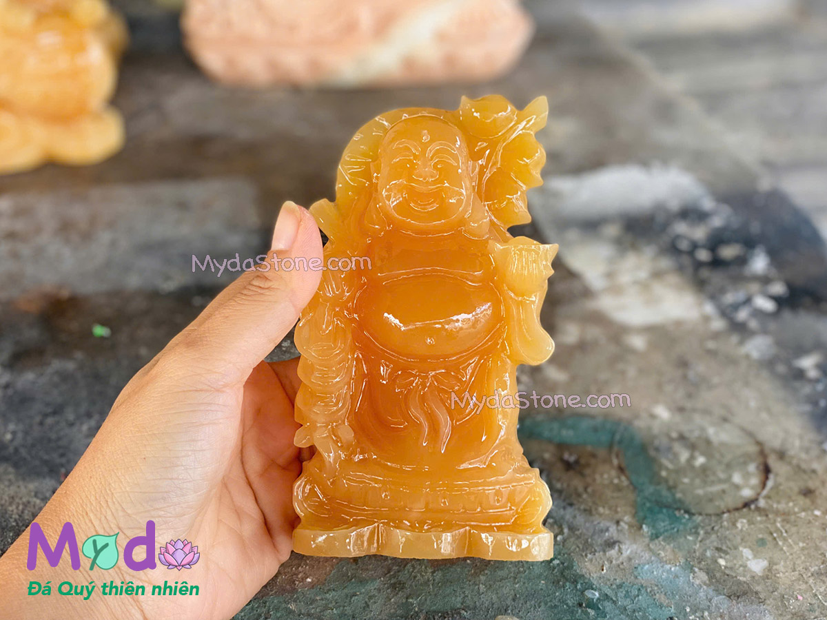 Tượng Phật Di Lặc vác cành đào đá Ngọc Hoàng Long