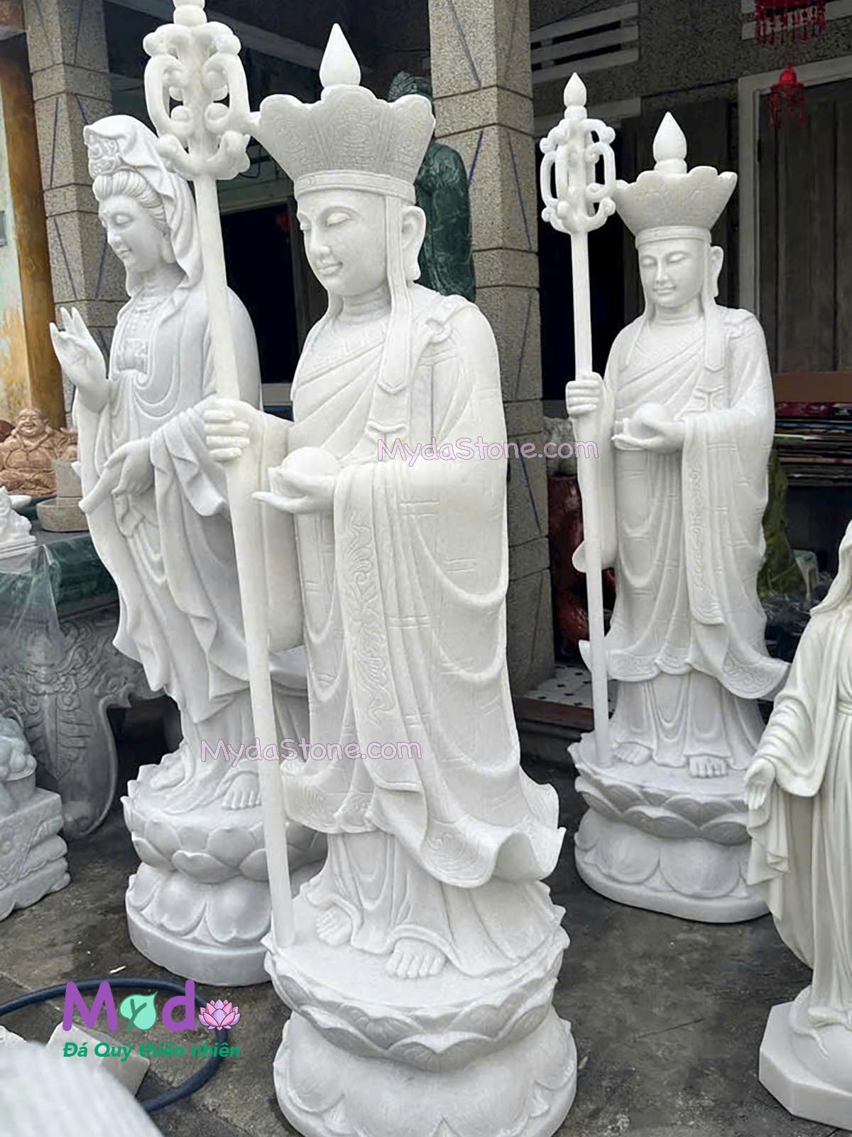 Tượng Phật Địa Tạng đứng đài sen đá Cẩm Thạch Trắng