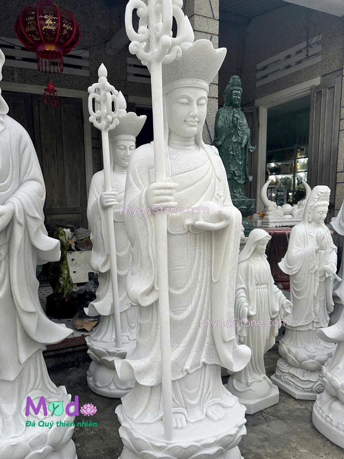 Tượng Phật Địa Tạng đứng đài sen đá Cẩm Thạch Trắng