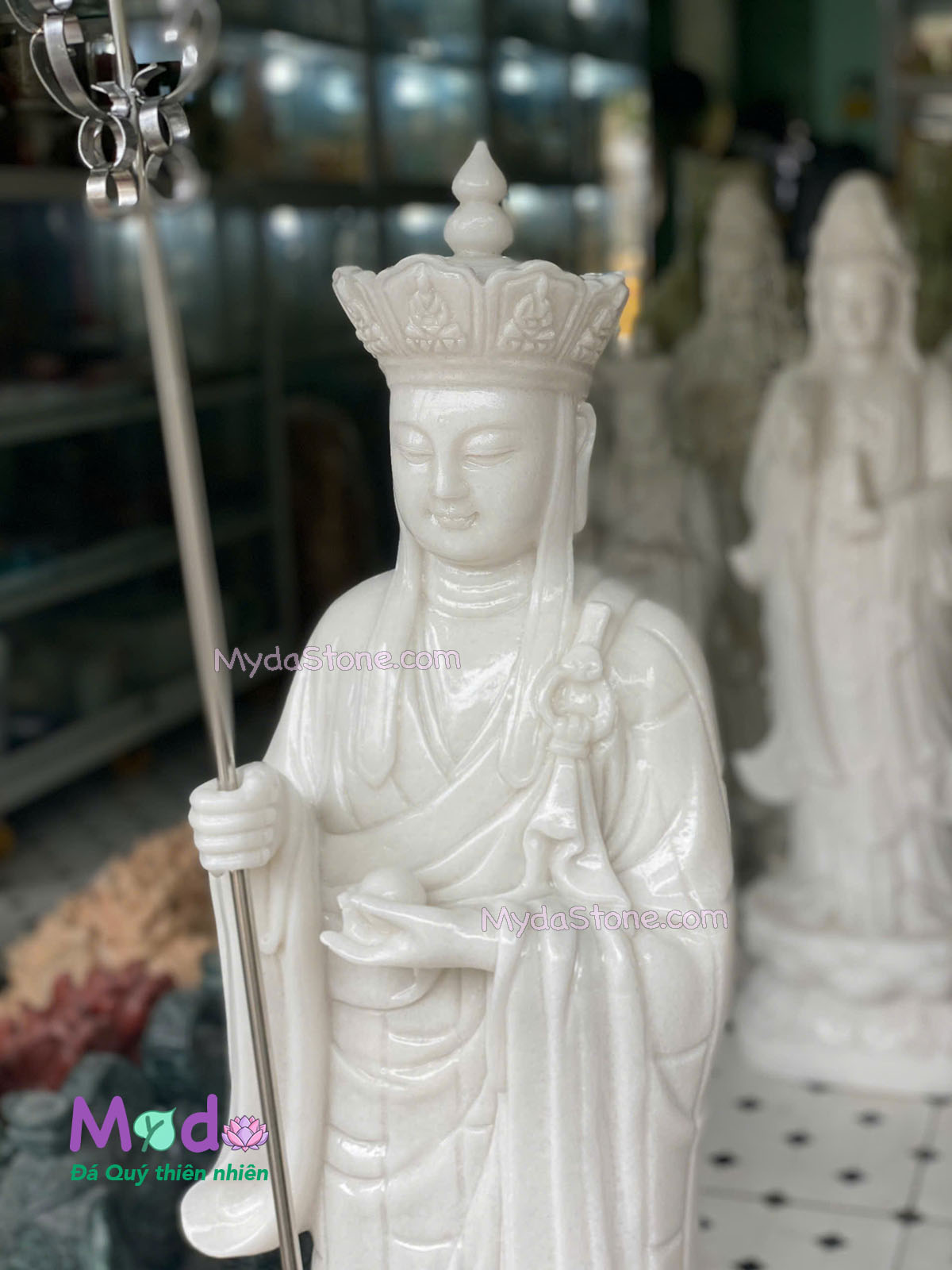 Tượng Phật Địa Tạng đứng đài sen đá Cẩm Thạch Trắng