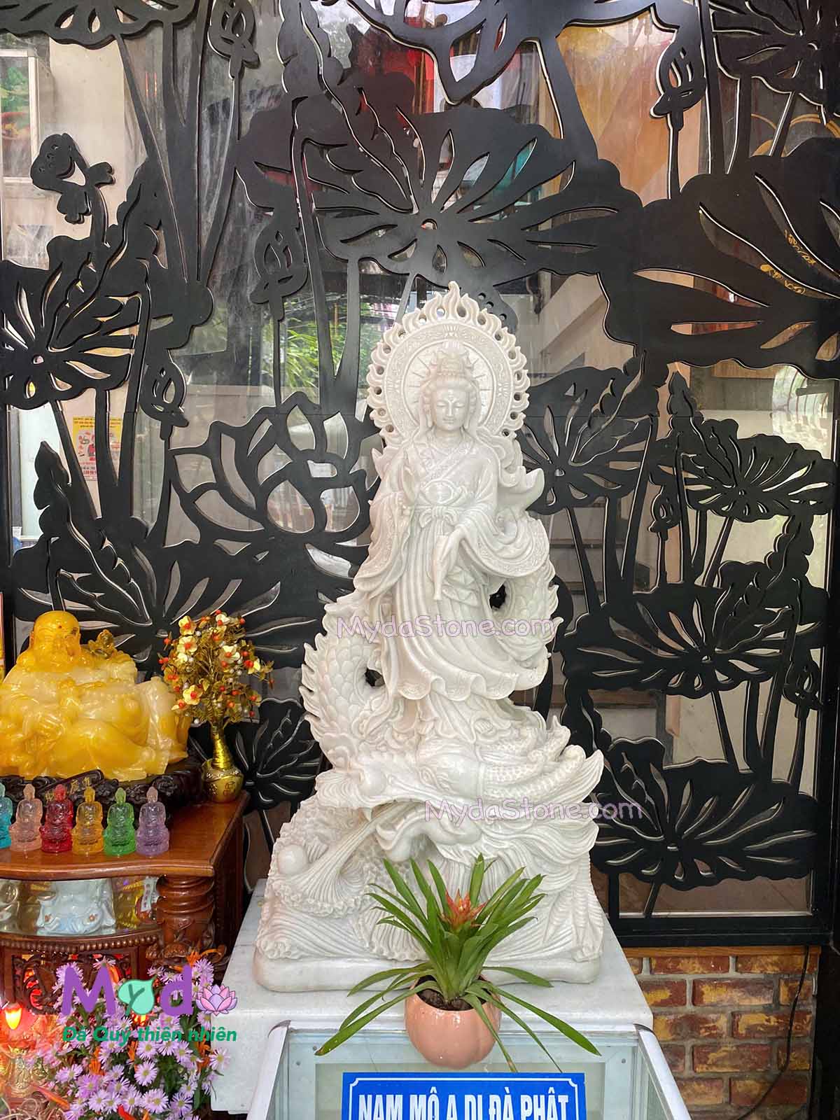 Tượng Phật Quan Âm cưỡi rồng đá Cẩm Thạch Trắng