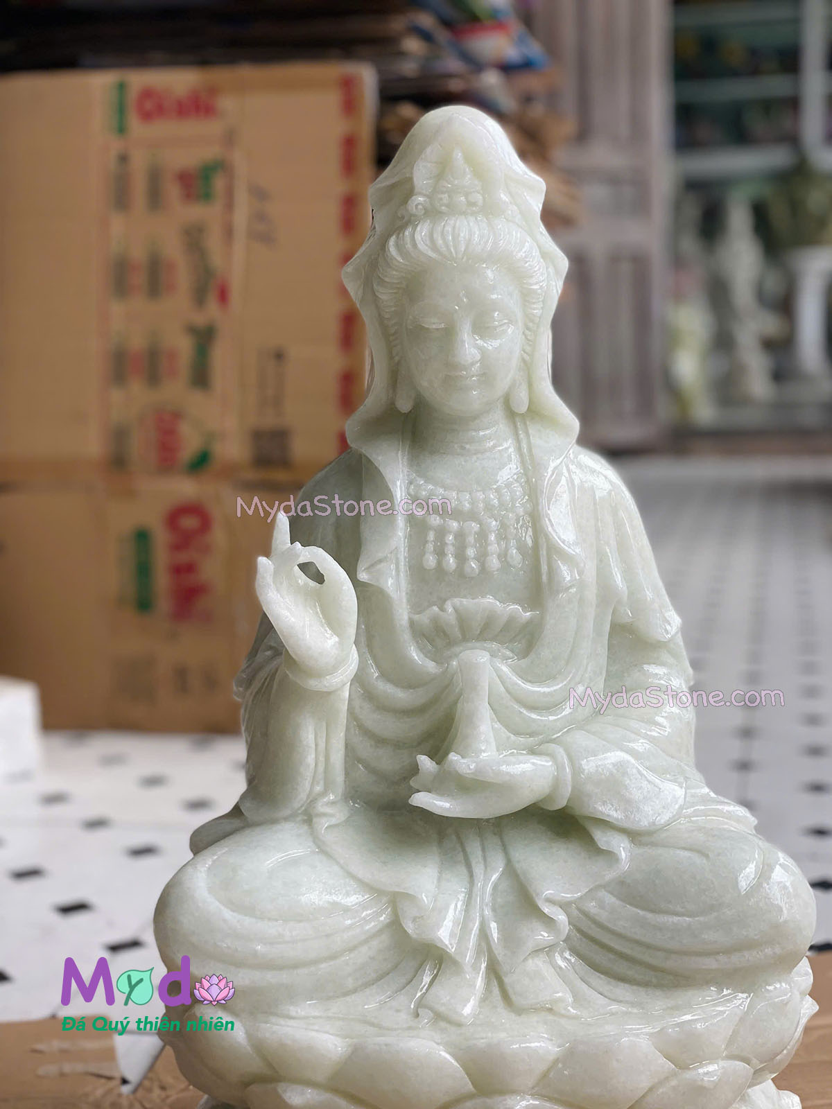 Tượng Phật Quan Âm đá Cẩm Thạch Trắng Xanh