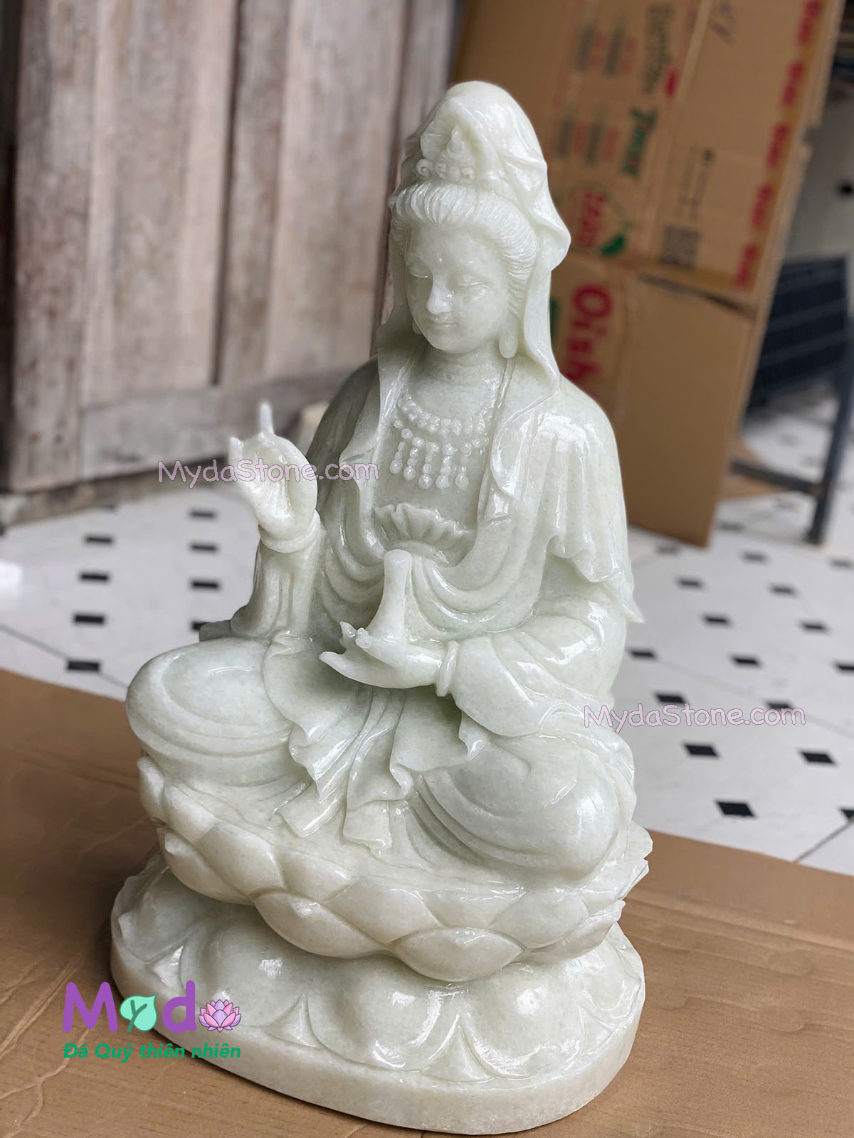 Tượng Phật Quan Âm đá Cẩm Thạch Trắng Xanh