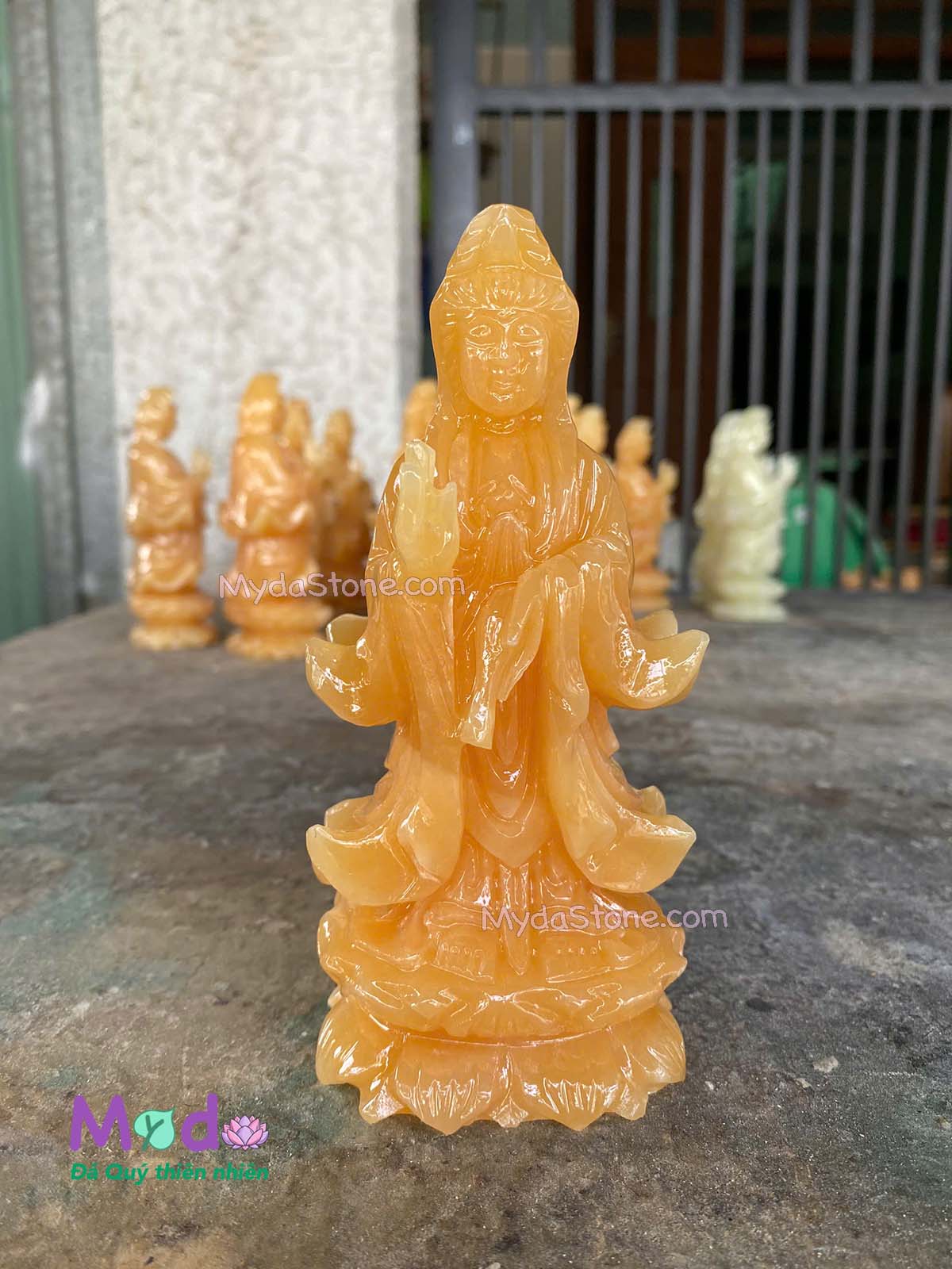 Tượng Phật Quan Âm đá Ngọc Hoàng Long