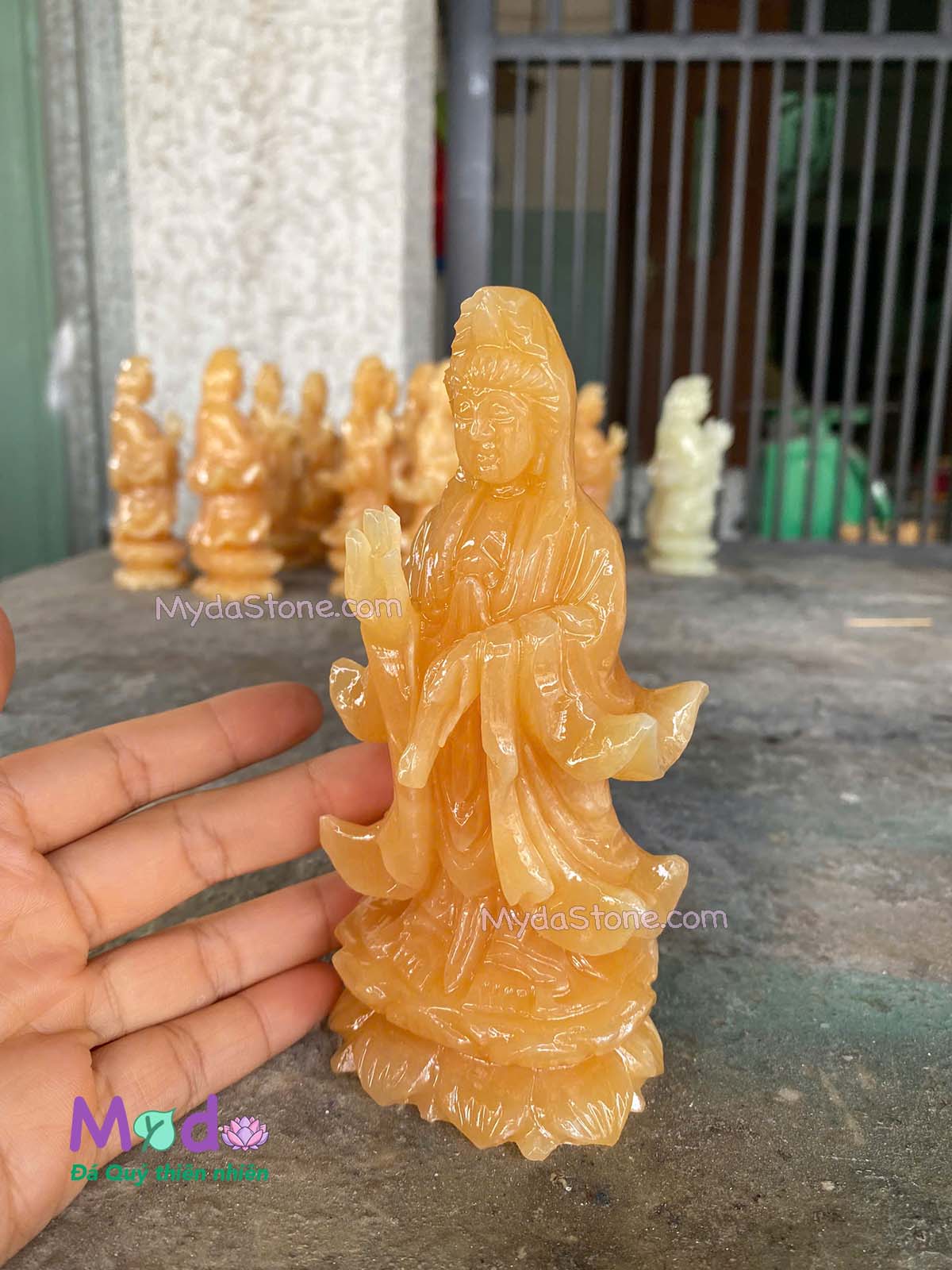 Tượng Phật Quan Âm đá Ngọc Hoàng Long