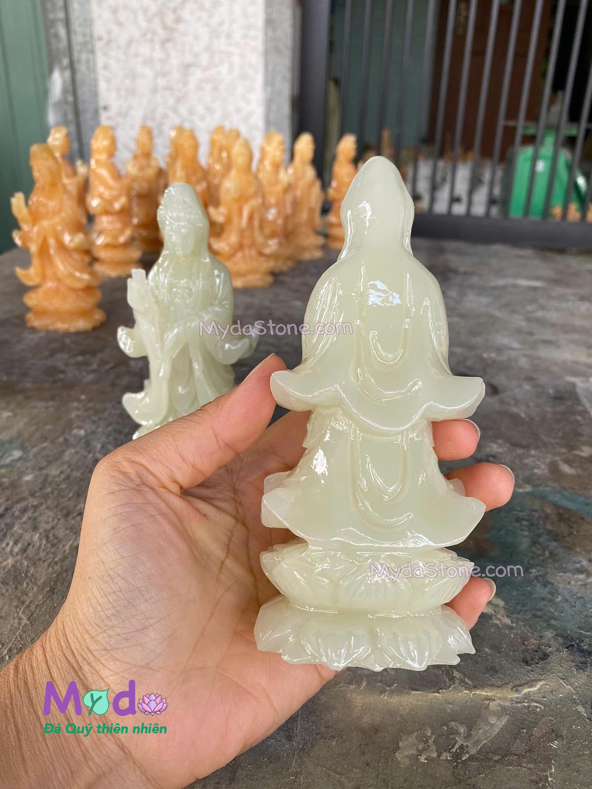 Tượng Phật Quan Âm đá Ngọc Xanh Pakistan
