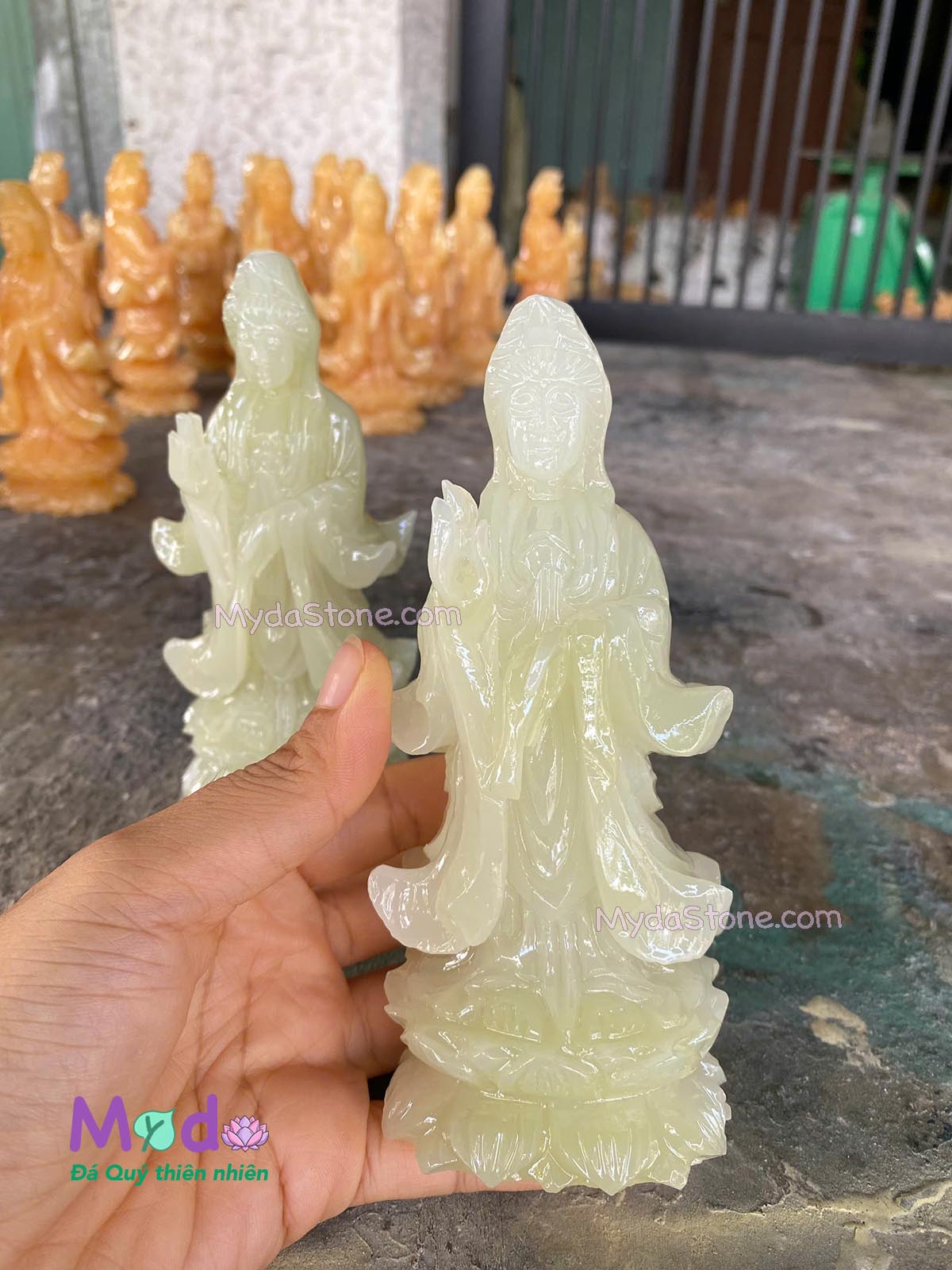 Tượng Phật Quan Âm đá Ngọc Xanh Pakistan