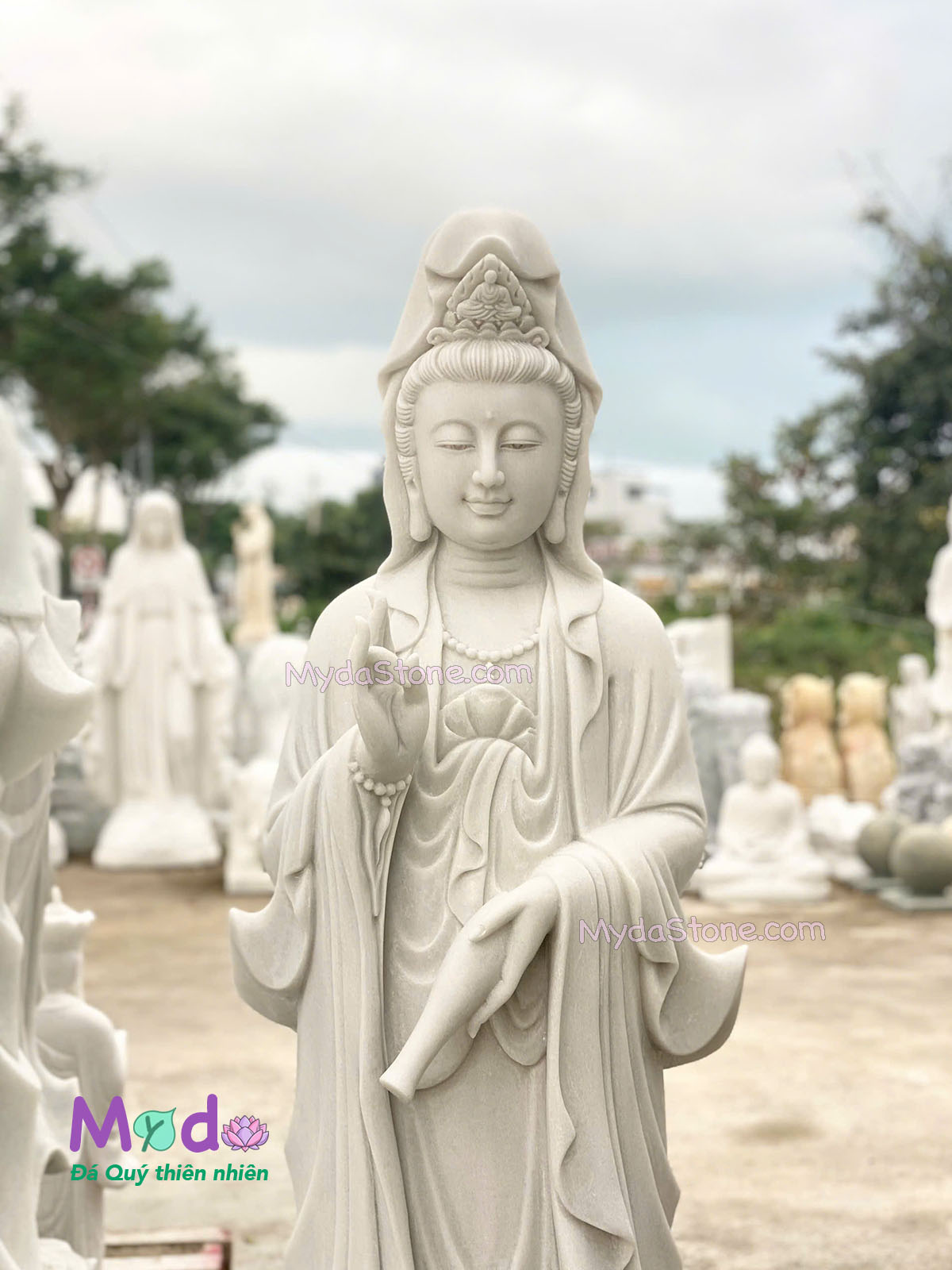 Tượng Phật Quan Âm đứng đài sen đá Cẩm Thạch Trắng