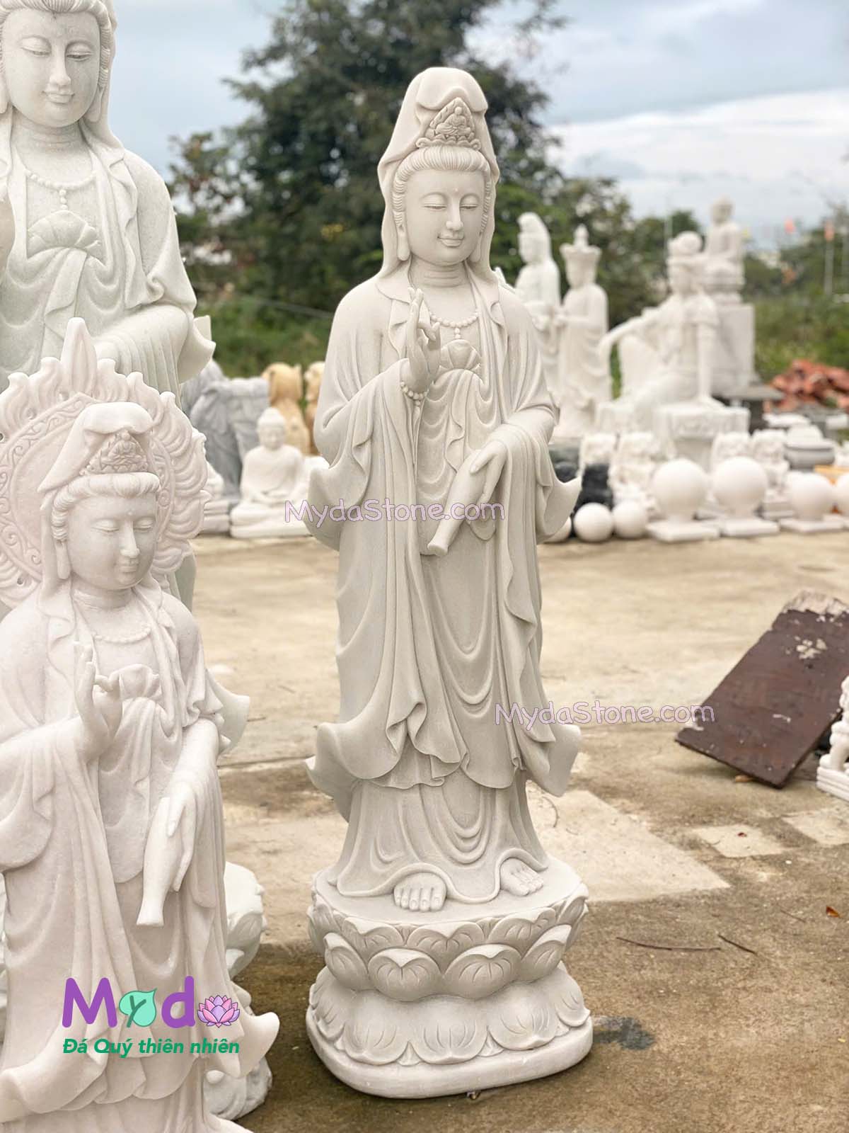Tượng Phật Quan Âm đứng đài sen đá Cẩm Thạch Trắng