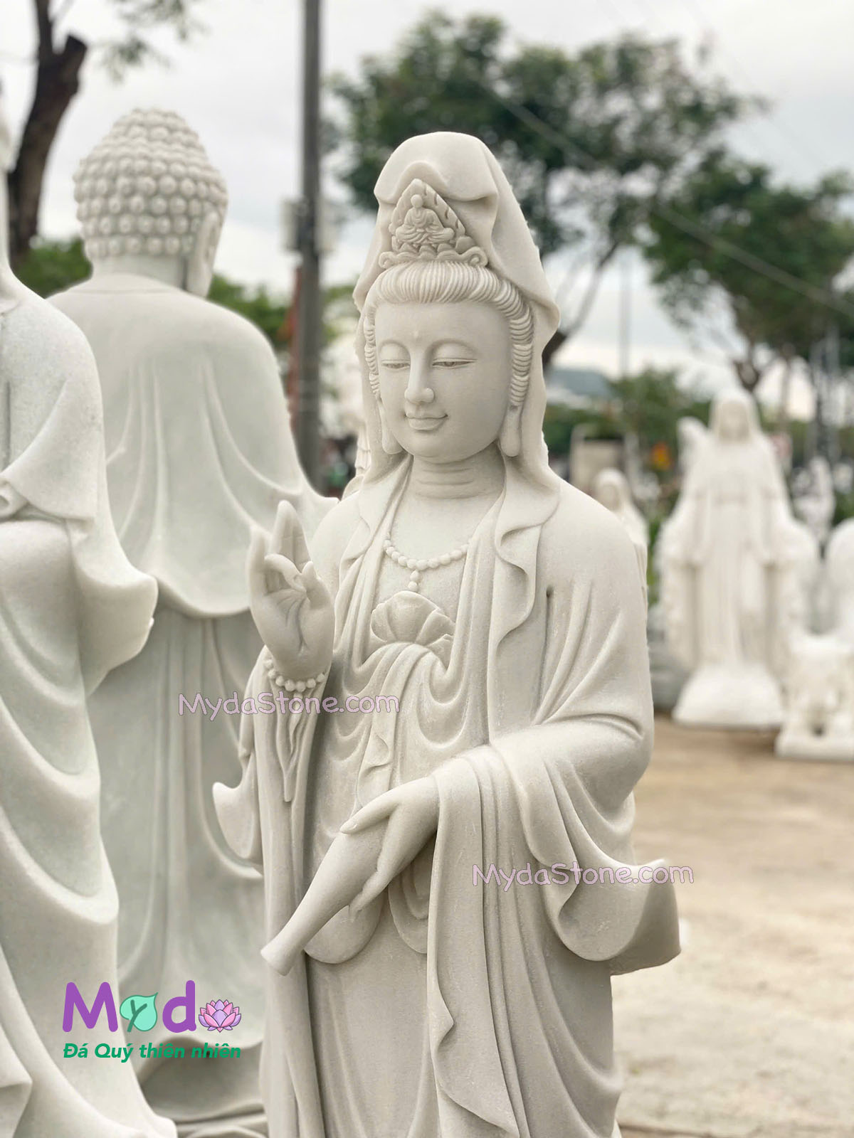 Tượng Phật Quan Âm đứng đài sen đá Cẩm Thạch Trắng