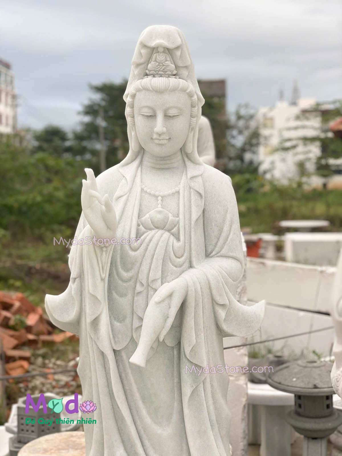Tượng Phật Quan Âm đứng đài sen đá Cẩm Thạch Trắng
