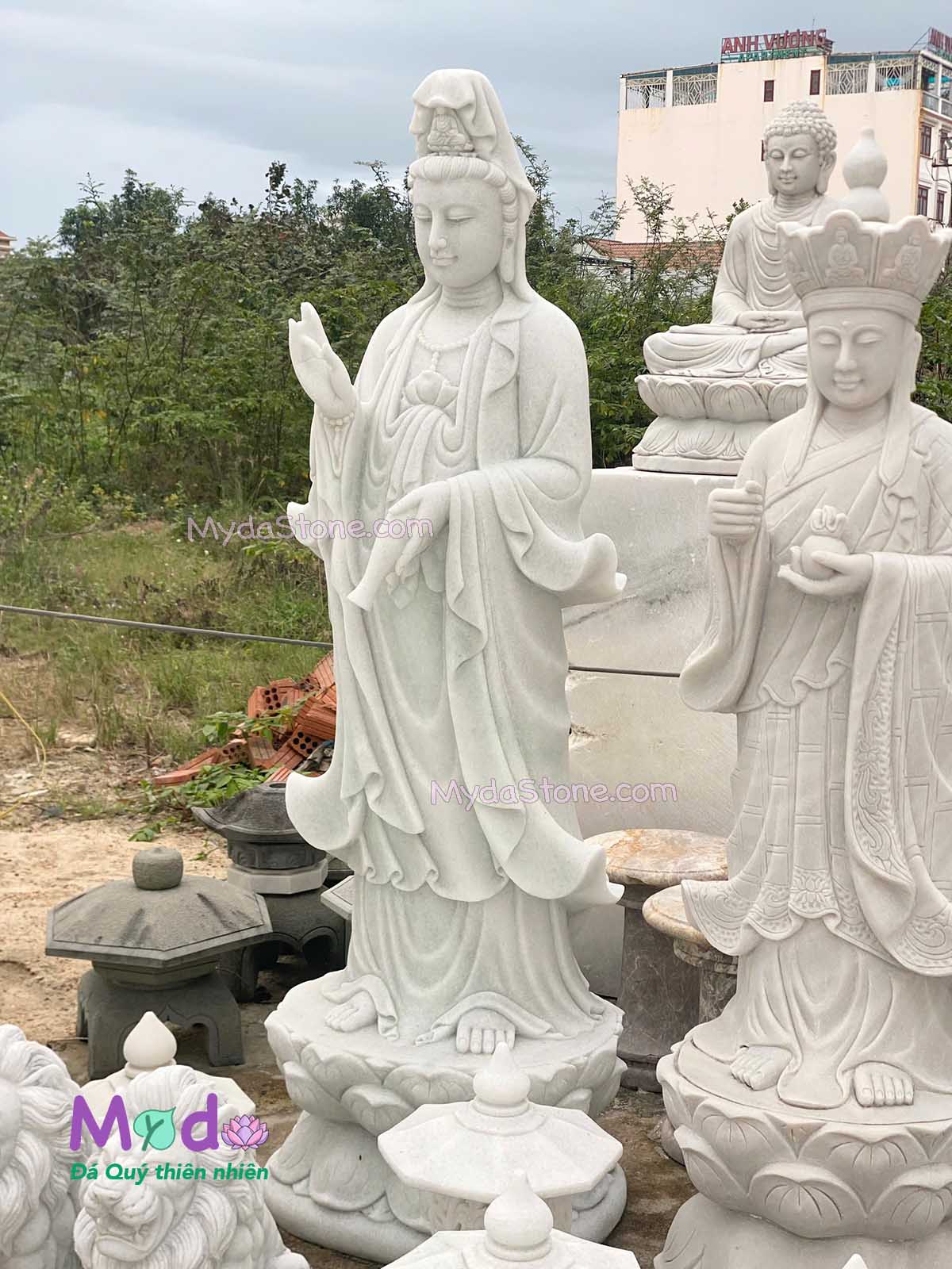 Tượng Phật Quan Âm đứng đài sen đá Cẩm Thạch Trắng