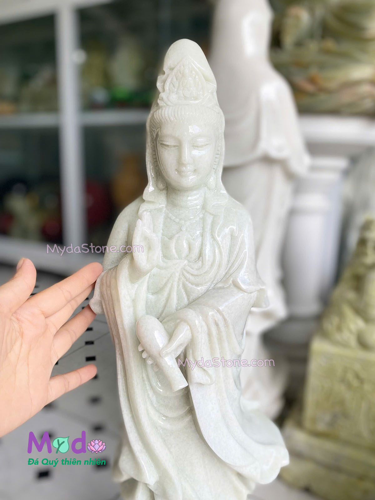 Tượng Phật Quan Âm đứng đài sen đá Cẩm Thạch Trắng Xanh