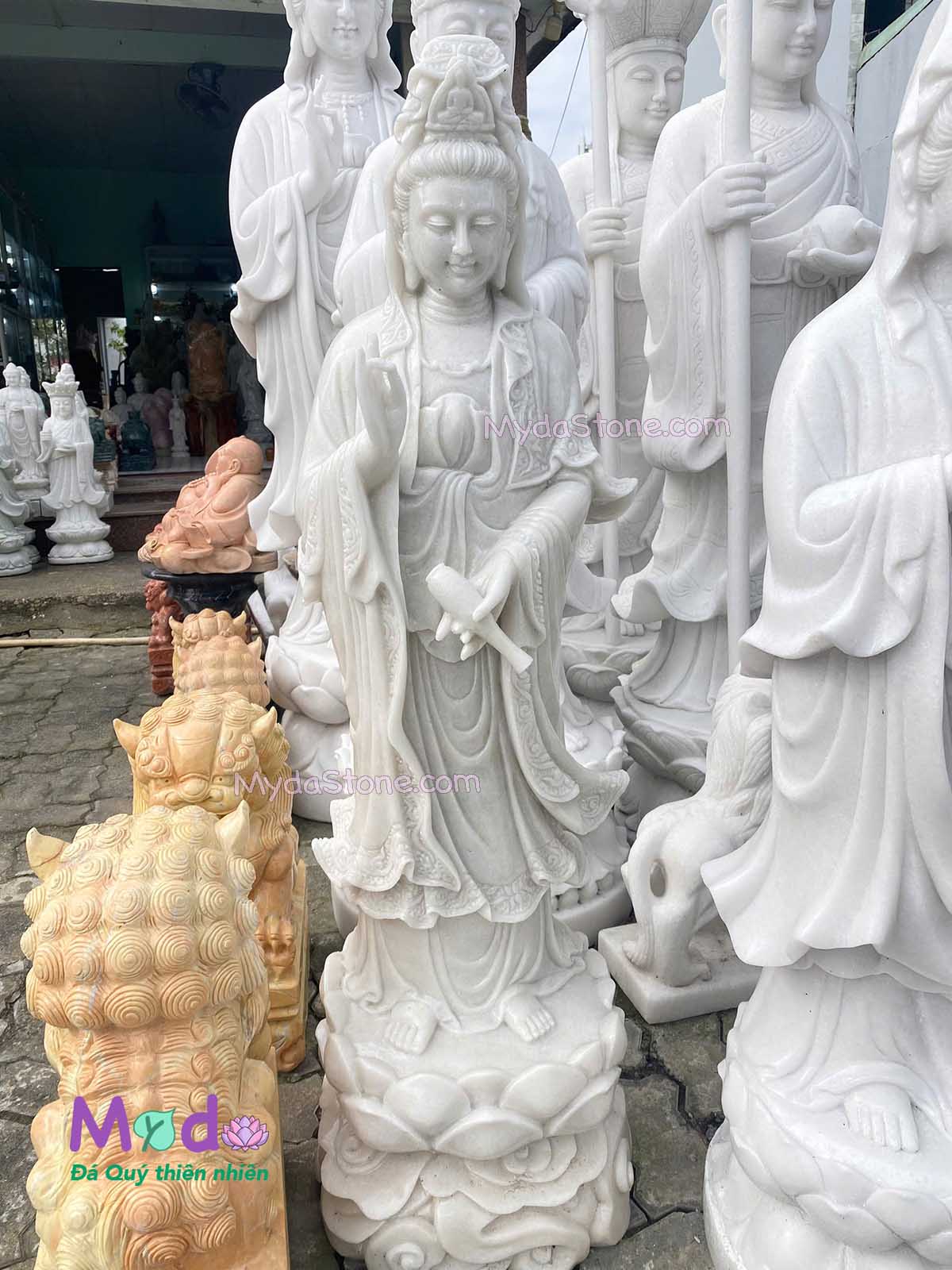 Tượng Phật Quan Âm đứng đài sen đá Cẩm Thạch Trắng
