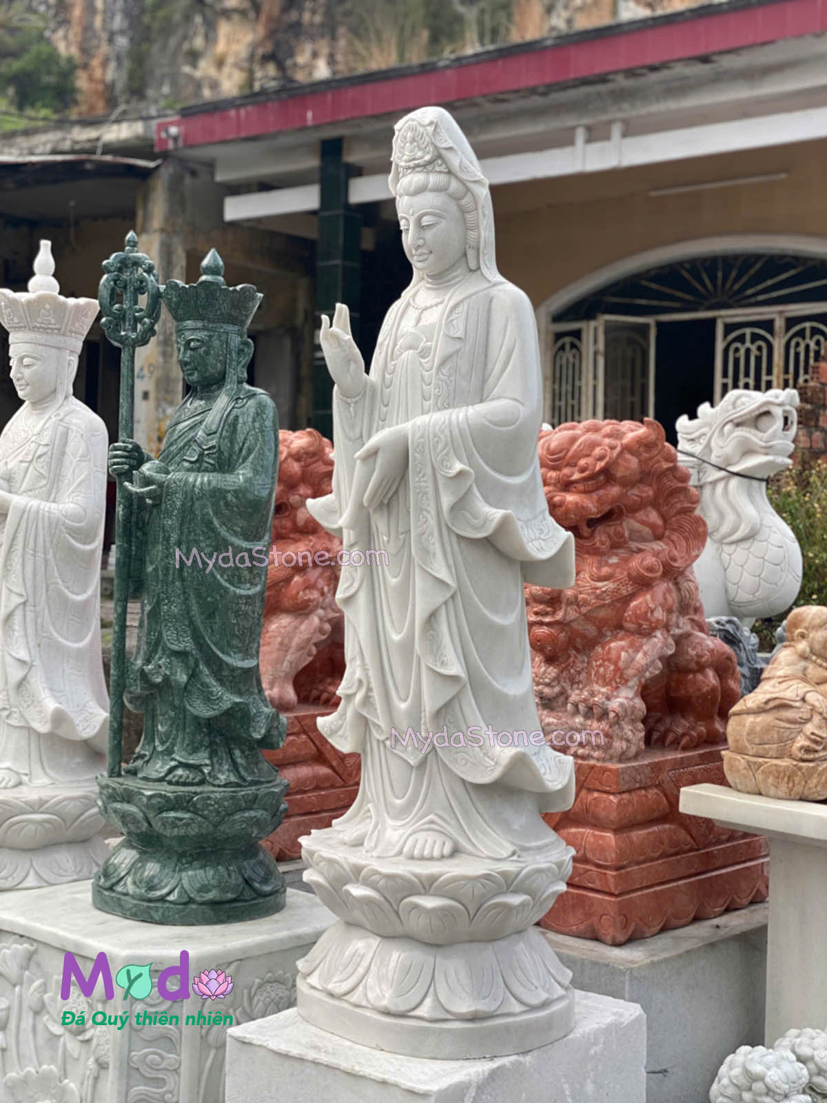 Tượng Phật Quan Âm đứng đài sen đá Cẩm Thạch Trắng