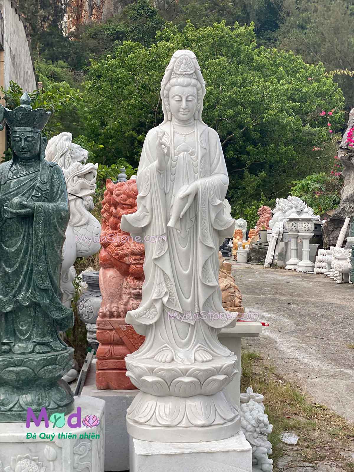 Tượng Phật Quan Âm đứng đài sen đá Cẩm Thạch Trắng