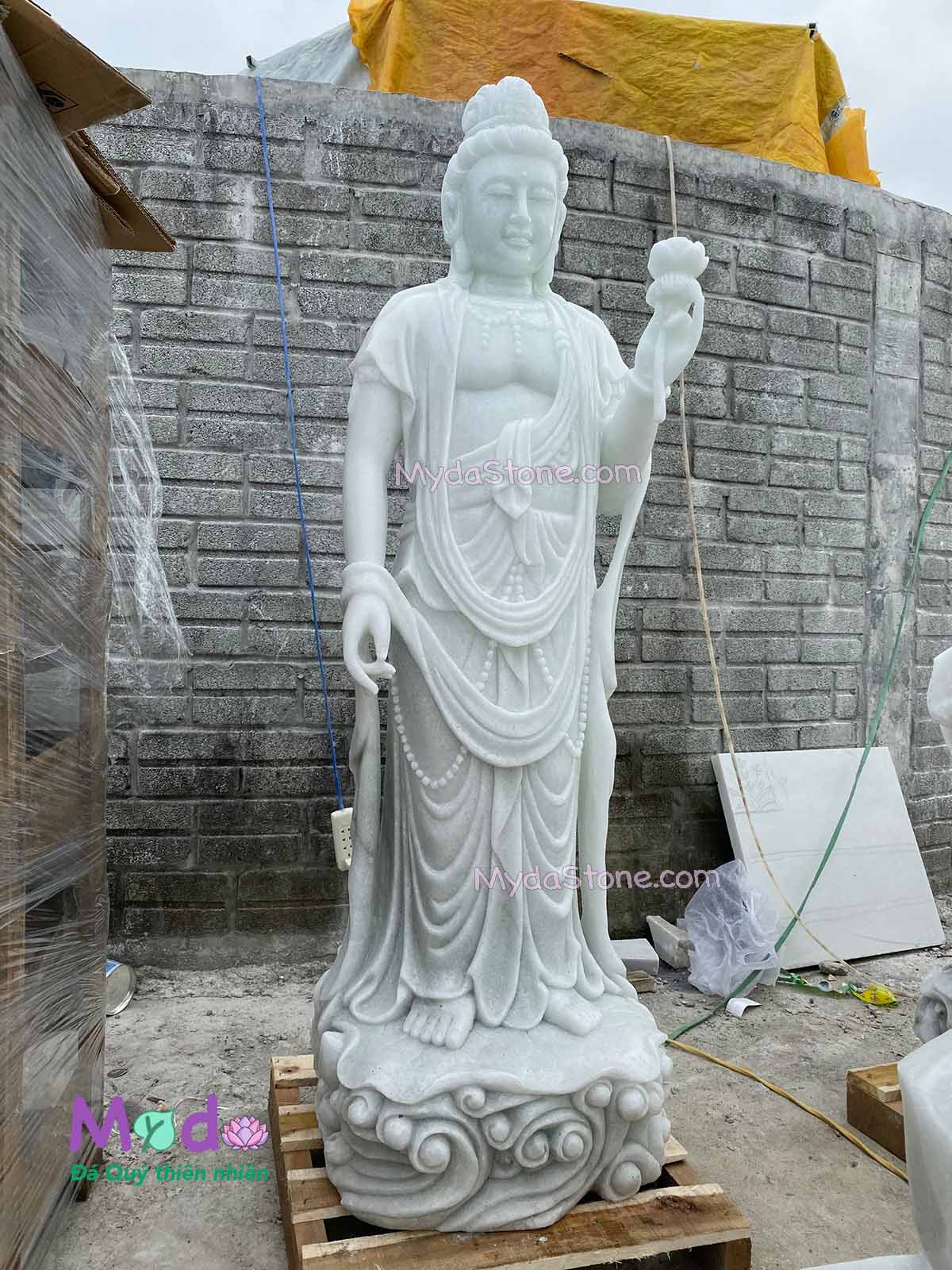 Tượng Phật Quan Âm hoá thân đá Cẩm Thạch Trắng Xanh