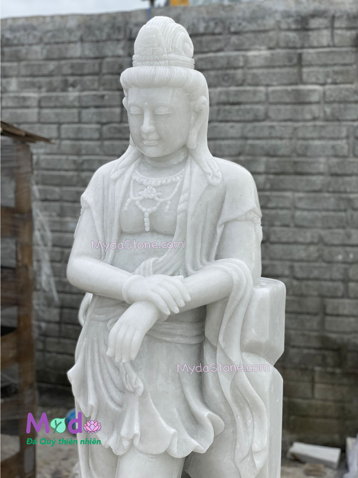 Tượng Phật Quan Âm hoá thân đá Cẩm Thạch Trắng Xanh