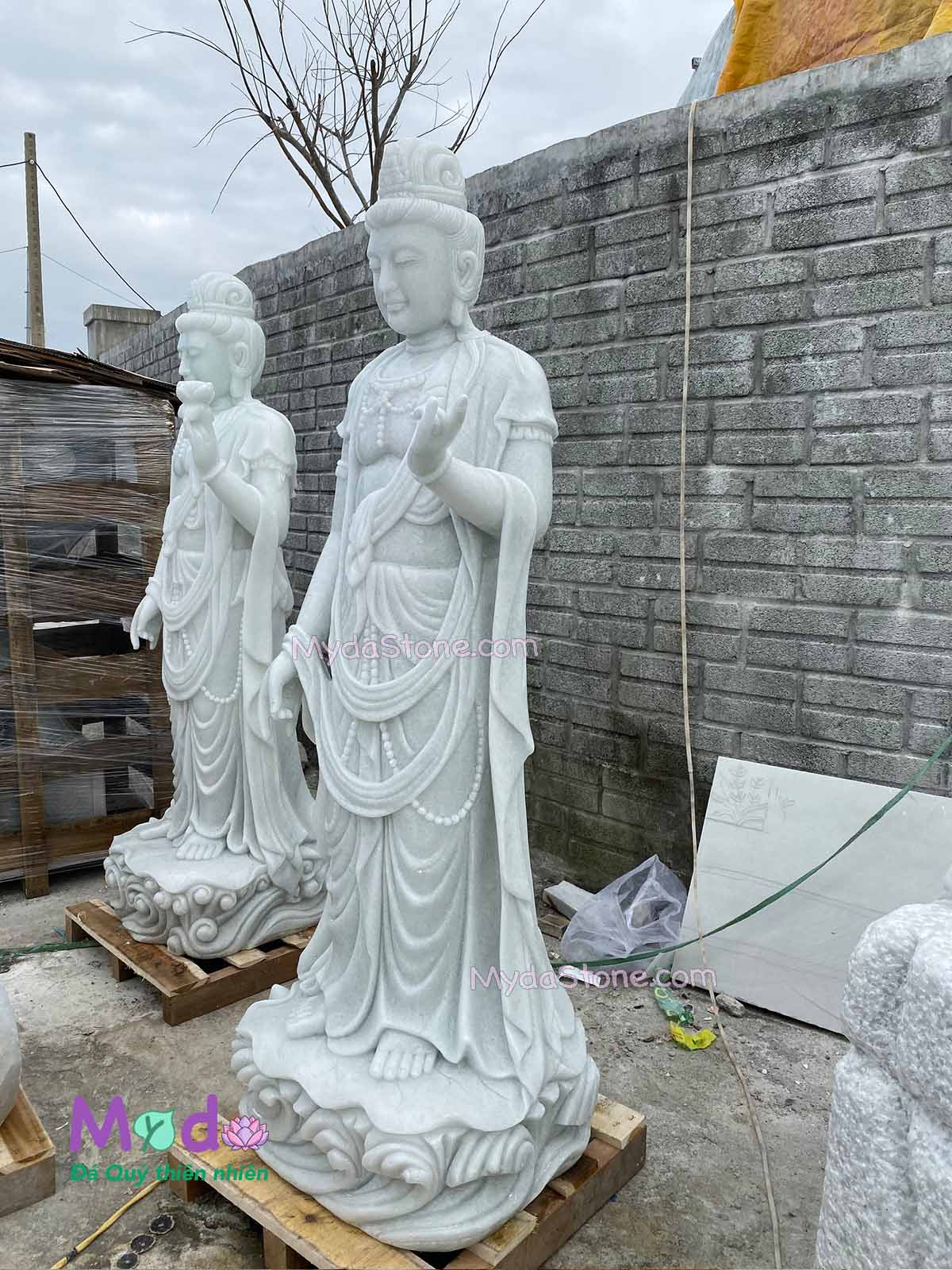 Tượng Phật Quan Âm hoá thân đá Cẩm Thạch Trắng Xanh